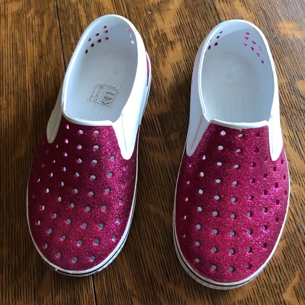 Native Girl’s Pink Glitter Jefferson Shoe Size C13